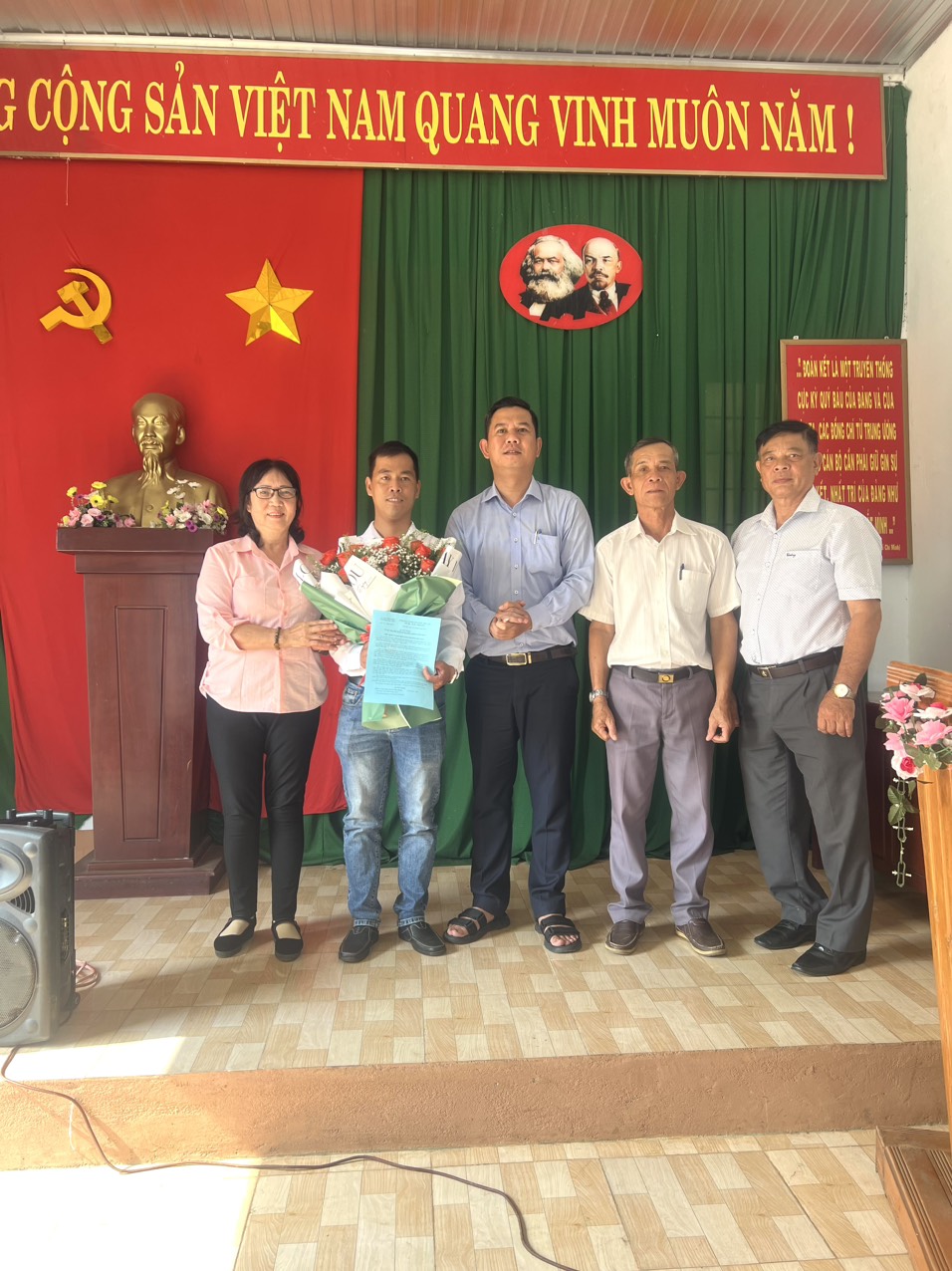 UBND phường Tân Tiến tổ chức Hội nghị trao Quyết định công nhận Tổ Phó tổ dân phố 8